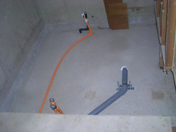 リフォーム中　給排水管の取り替え