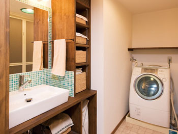 清潔感と温もりあるとてもセンスの良い洗面室となり嬉しいです。