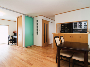 格段に便利になったキッチンと広さを増したリビングになり、とても嬉しいです。