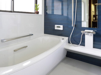 足を伸ばしてゆったり入浴できるようにと、浴室は1.25帖サイズを選択