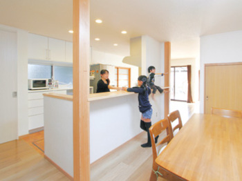 窓側の洋室と廊下を取り込んで広いＬＤＫに