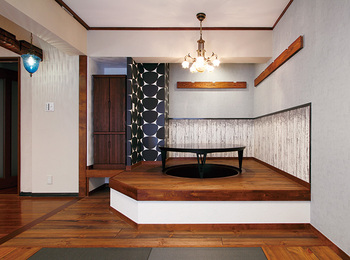 高さを吟味した小上がりでくつろげる空間が誕生