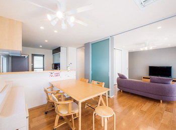 ダイニングキッチンを増築して回遊性と機能性を確保