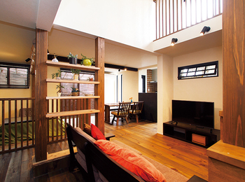 家を支える柱を活用して誕生したディスプレーコーナー