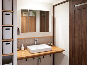 L型に広くして洗濯機置き場を確保