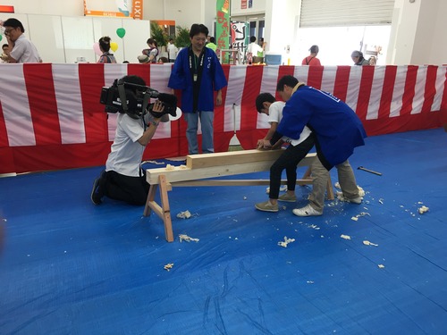 鉋体験.jpgのサムネイル画像