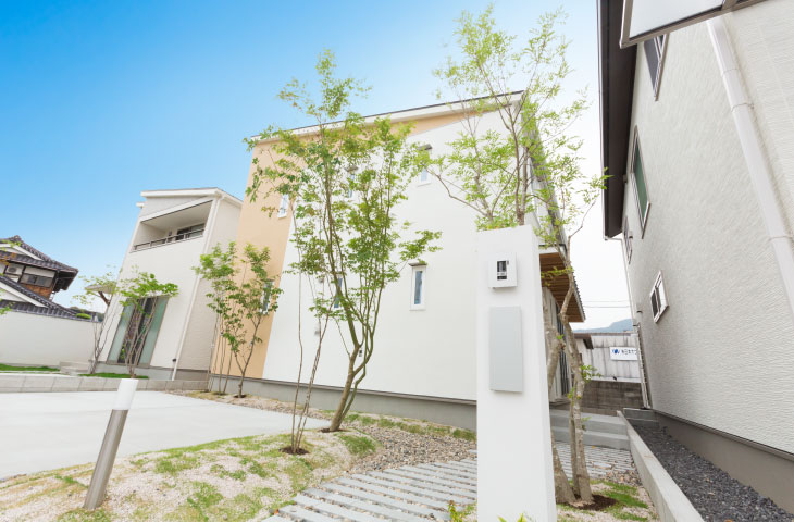 外構リフォームはいくらで何ができる？外構工事の内容や相場について