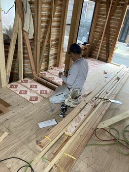 戸建全面改装工事、大工工事中