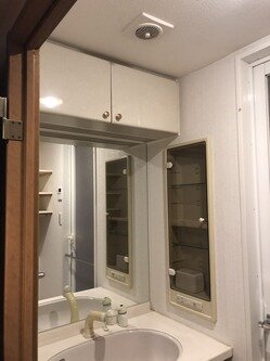 壁にちょこっと収納　ニッチ　造作