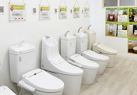 各メーカーの最新トイレをズラリと実物比較!